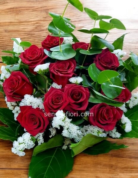 Bouquet rose rosse Ecuador