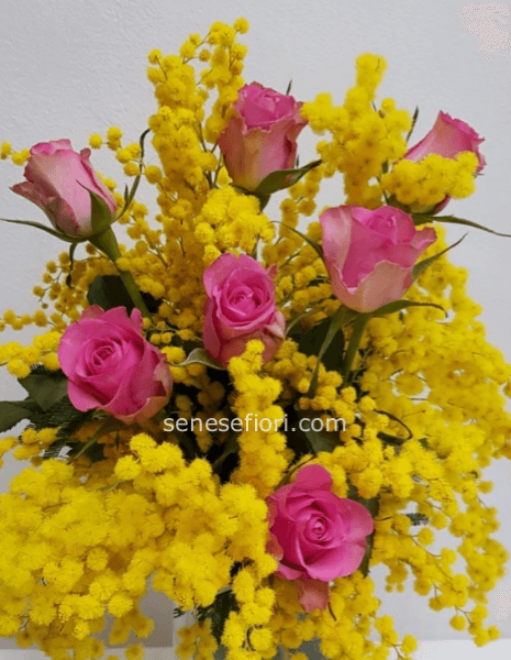 bouquet di Rose Rosa e Mimosa