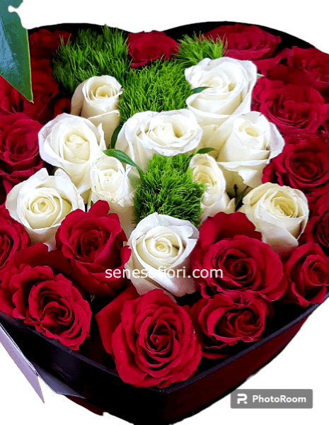 Box/Scatola bianca a forma di cuore 30 rose rosse - Gargiulo fioraio napoli